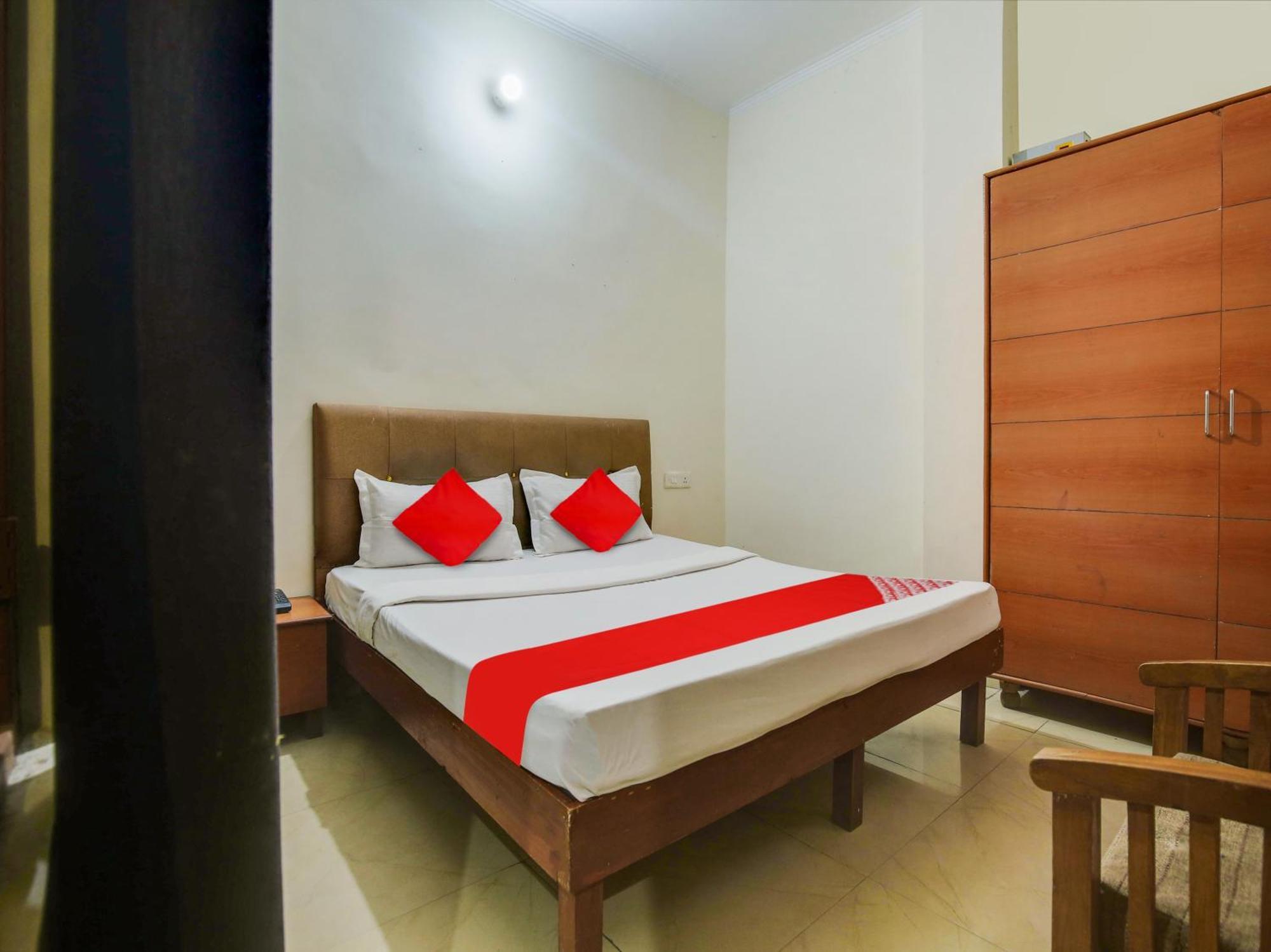 Hotel O Platinum Inn Nayagaon Екстер'єр фото