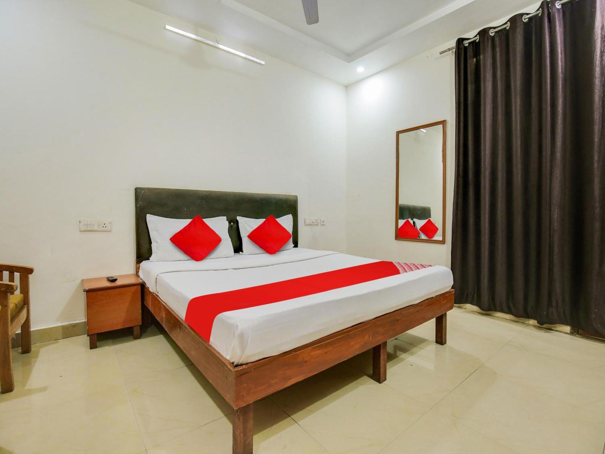 Hotel O Platinum Inn Nayagaon Екстер'єр фото