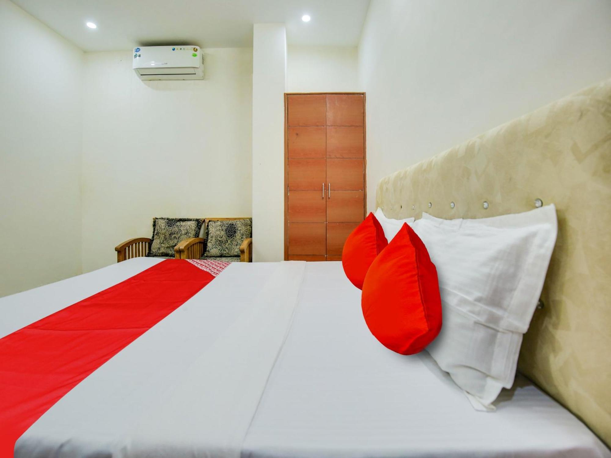Hotel O Platinum Inn Nayagaon Екстер'єр фото