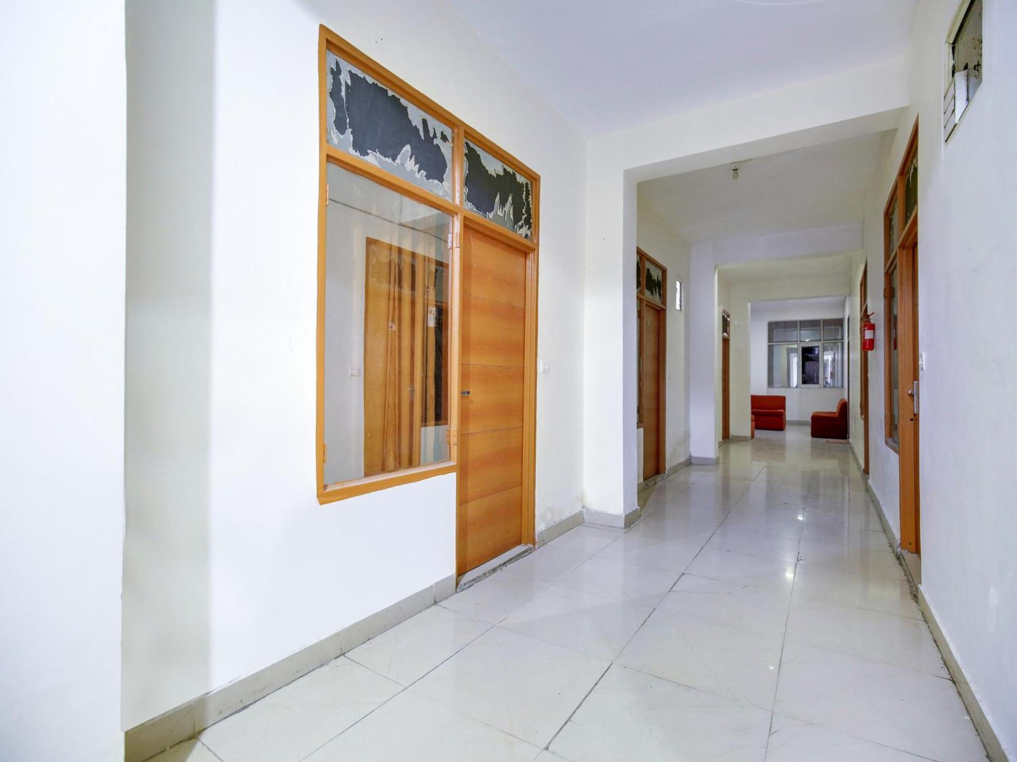 Hotel O Platinum Inn Nayagaon Екстер'єр фото
