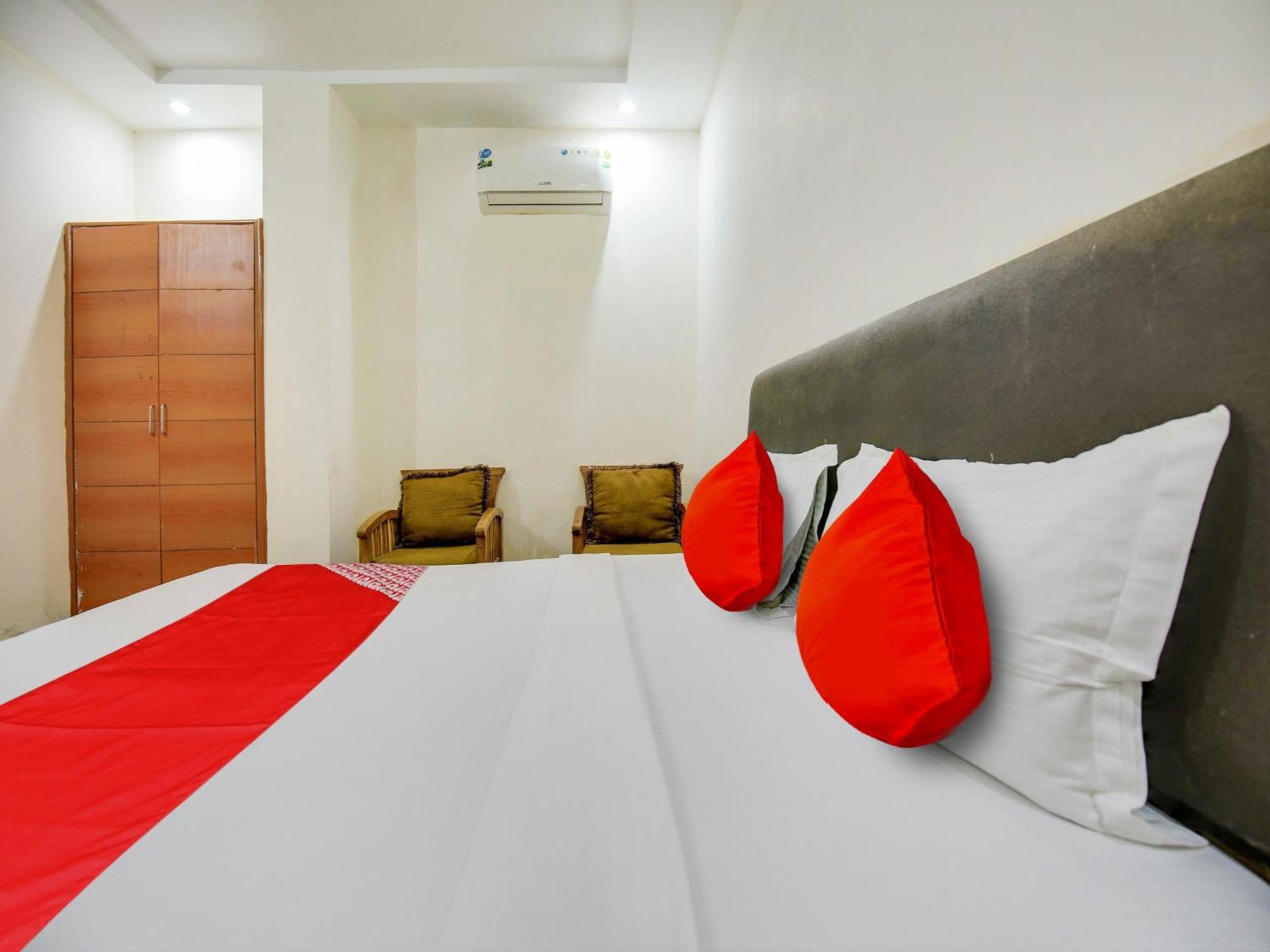 Hotel O Platinum Inn Nayagaon Екстер'єр фото