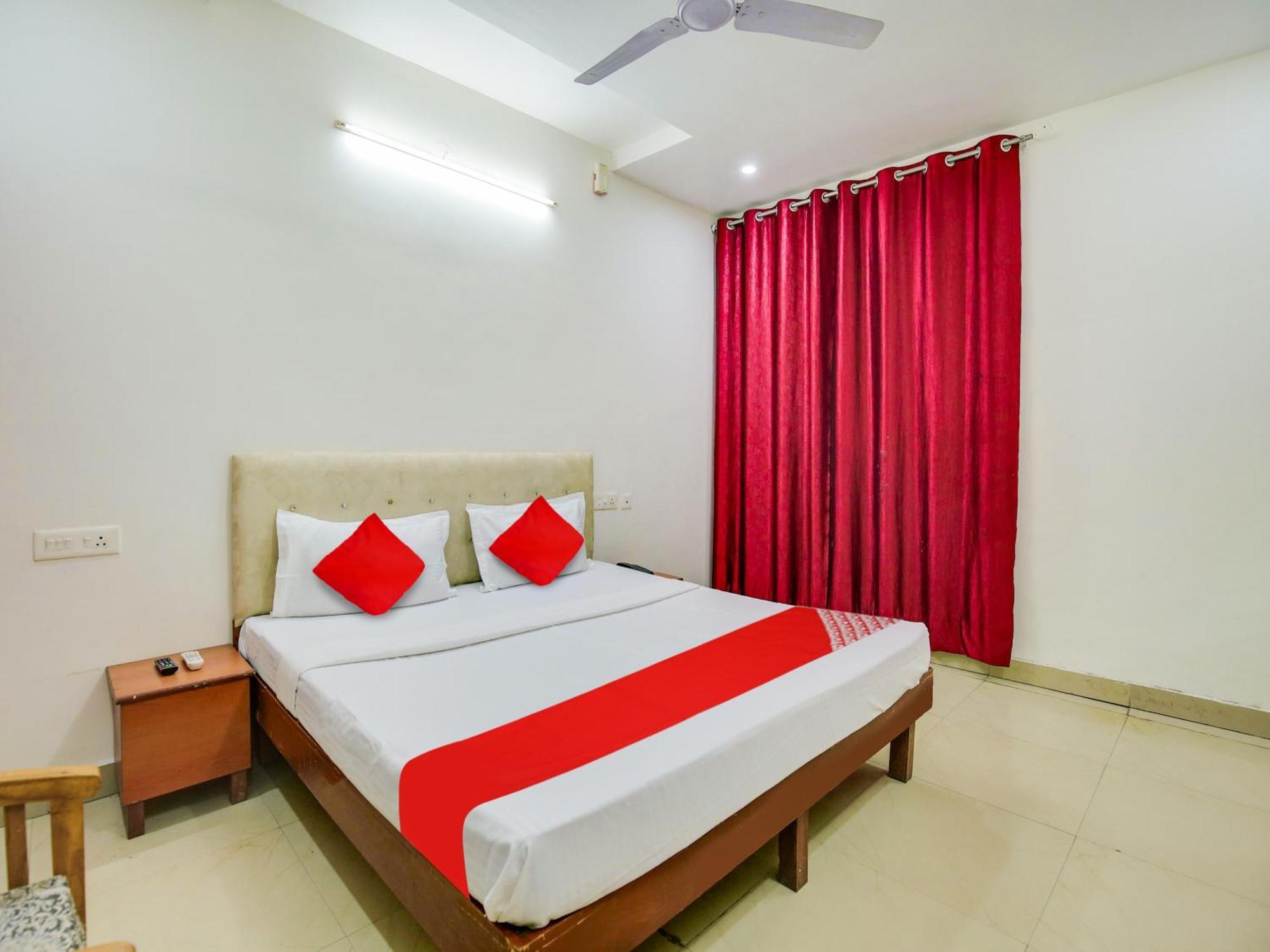 Hotel O Platinum Inn Nayagaon Екстер'єр фото