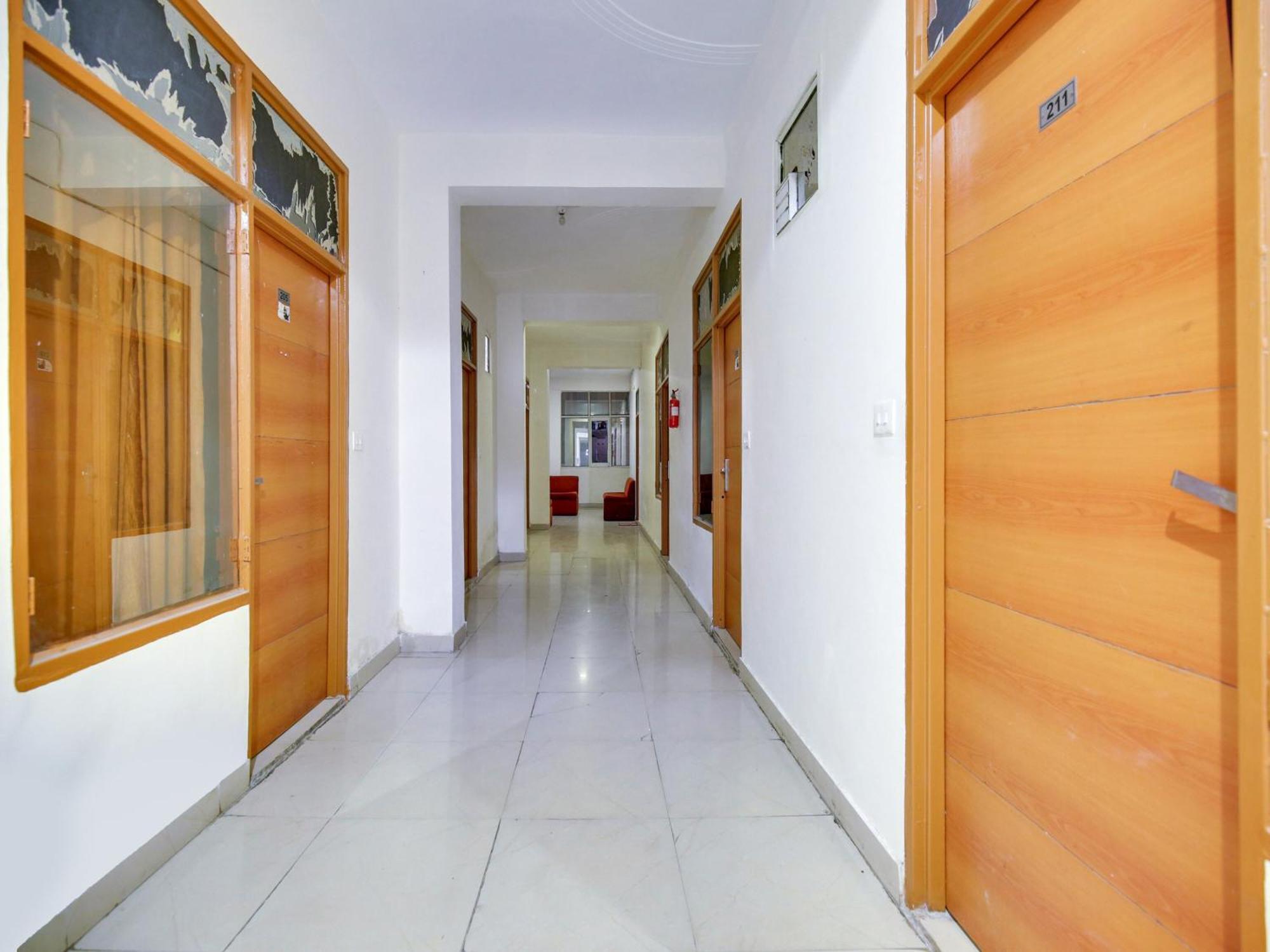 Hotel O Platinum Inn Nayagaon Екстер'єр фото